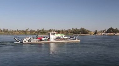 Nil Nehri üzerinde tekne Arabalı Feribot
