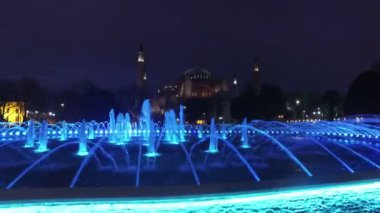 Sultan Ahmed Camii önünde çeşme
