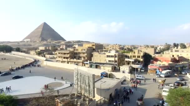 Ingången till pyramiderna i Giza i Egypten — Stockvideo