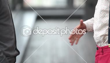 el sıkışırken reklam Yöneticiler