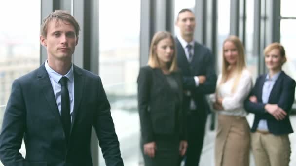 Retrato del hombre de negocios sonriendo — Vídeos de Stock