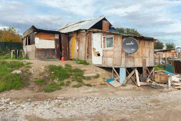 Ruined Roma Shack — Stock Photo, Image