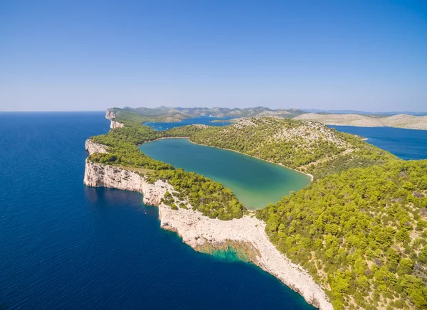 Jezero Slano v národním parku Telašćica — Stock fotografie