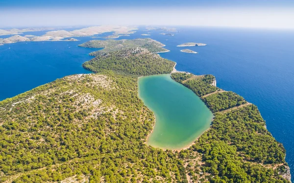 Jezero Slano v národním parku Telašćica — Stock fotografie