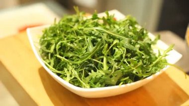 Kase taze roket salata