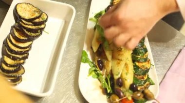 Şef porsiyon patlıcan dilimleri