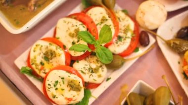 Caprese salatası plaka