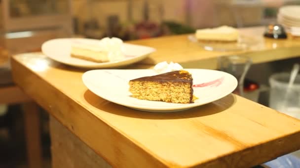 Torte pronte per essere servite — Video Stock