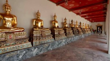 Wat Pho tapınağın Buda heykelleri