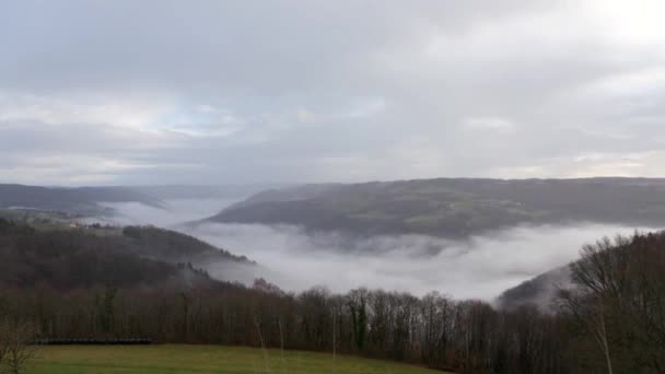 Mist over the dordogne valley — Stock Video