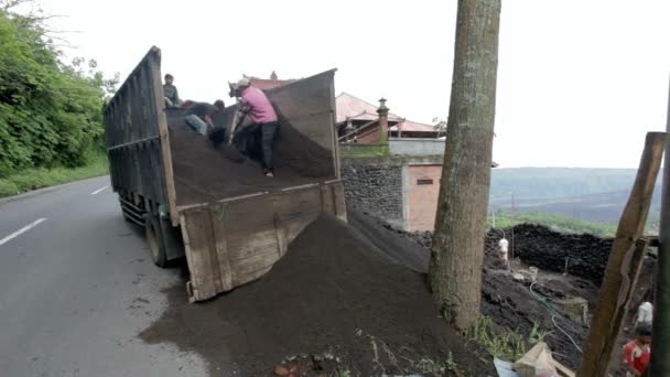 Trabalhadores no estaleiro — Vídeo de Stock