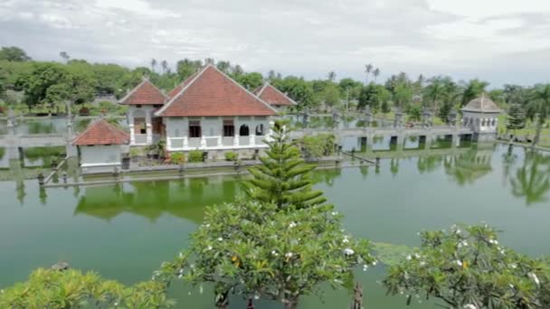 Karangasem water temple in Bali — Stock Video