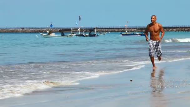 Young man running — Stock Video