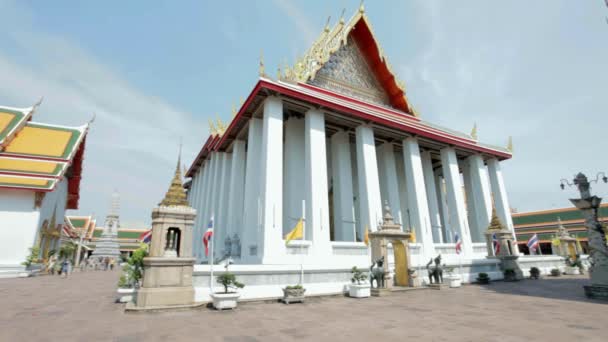 Sala de meditación en el templo de Wat Pho — Vídeo de stock
