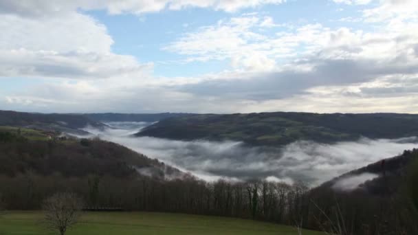 Mist over the dordogne valley — Stock Video