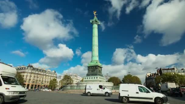 Traffic and clouds at Bastille monument — Stock Video