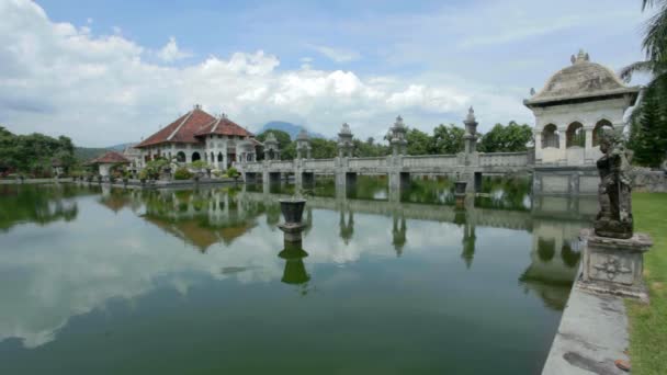 Karangasem water tempel in Bali — Stockvideo