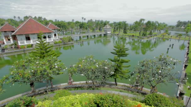 Karangasem ναός νερό στο Μπαλί — Αρχείο Βίντεο