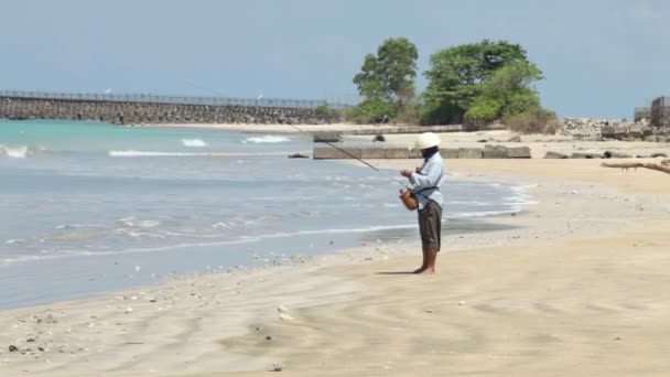 Pêcheur sur la plage Jimberan — Video