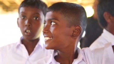 Okul çocukları Kosgoda kaplumbağa kuluçkahane ziyaret