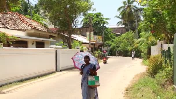 Veduta di una strada a Mirissa — Video Stock