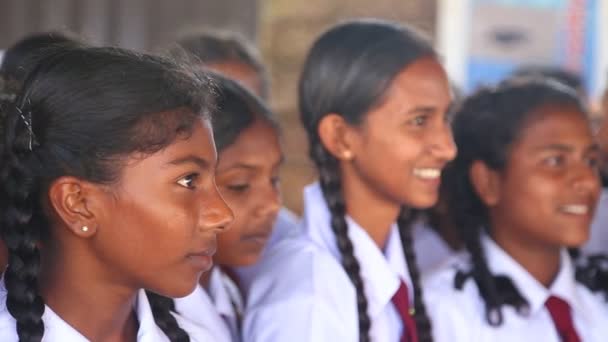 School girls visiting Kosgoda turtle hatchery — Stock Video