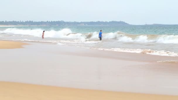 Hikkaduwa beach — Stock video