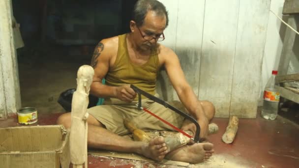 Sculptor working in his shop — Stock Video