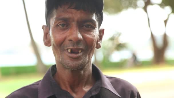 Portrait d'un homme local à Galle — Video