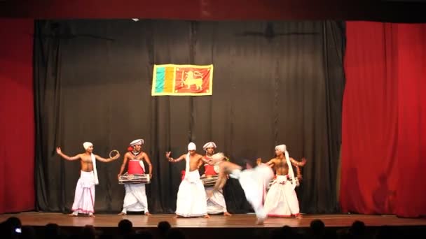 Performance di danza kandyan — Video Stock