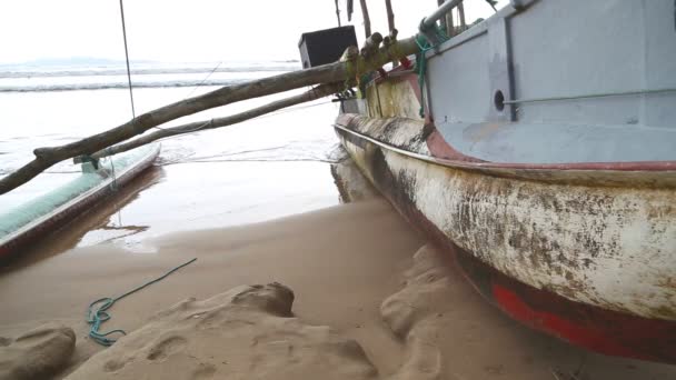 Barco de pesca tradicional — Vídeo de stock