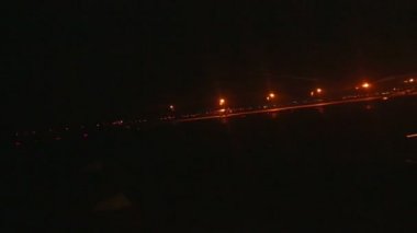 Bir uçak kanadı görünümünü