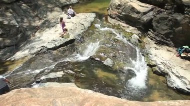 İnsanlar Ravana Falls zevk