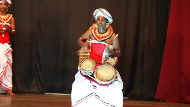 Кандійському-танцювальний спектакль — стокове відео