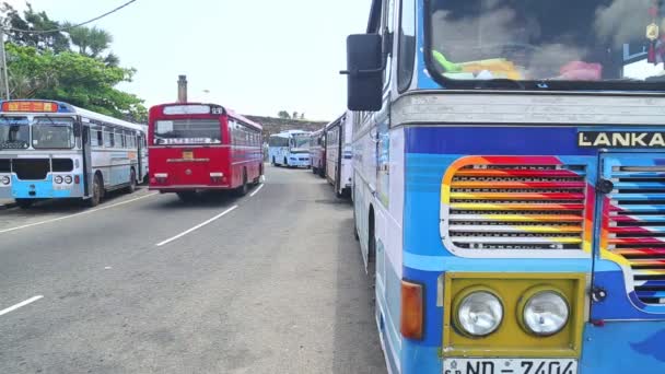 Ônibus em Galle — Vídeo de Stock
