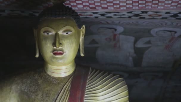 Sitting Buddha at the Golden Temple — Stock Video