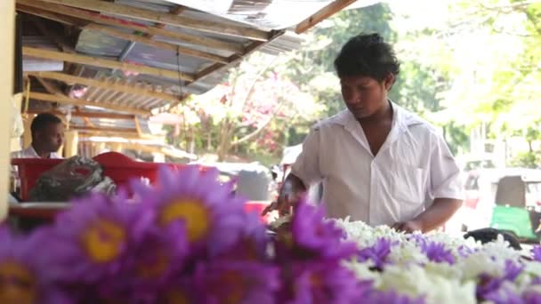 Mercado de flores e pessoas — Vídeo de Stock