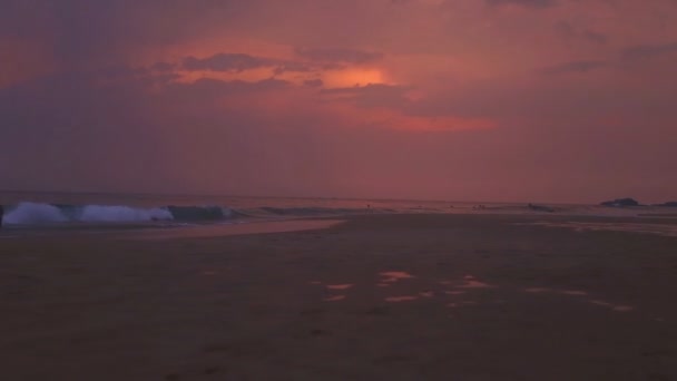 Hikkaduwa beach at sunset — Stock Video