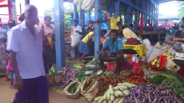 Locals selling their produce — Stock Video