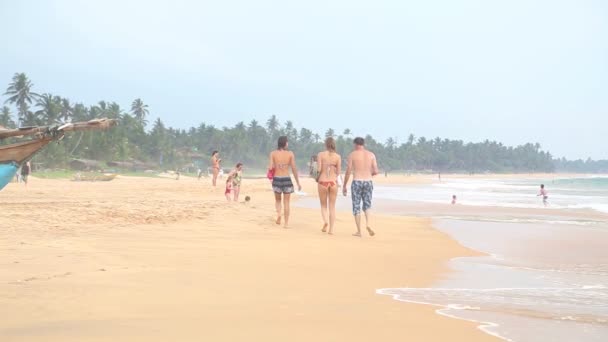 Hikkaduwa beach — Stock Video