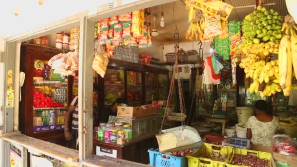 Blick auf den lokalen Laden in Mirissa — Stockvideo