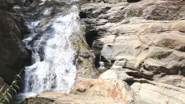 Vista delle cascate Ravana — Video Stock