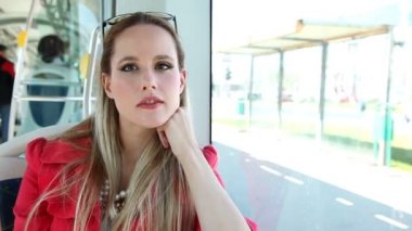 Kadın kameraya Tramvayda söz