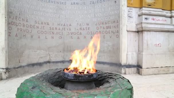 Вічний вогонь в Сараєво — стокове відео