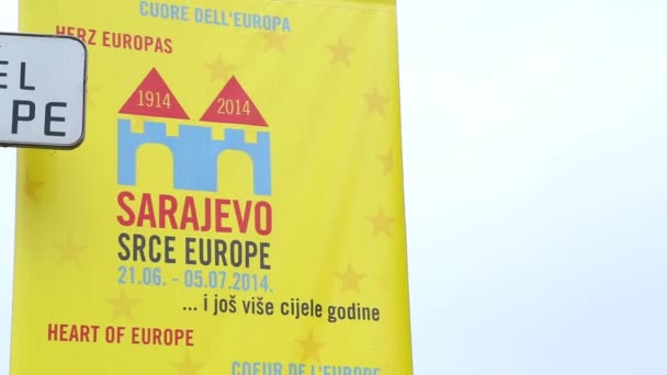 Sarajevo, heart of Europe written on the yellow sign. — Stock Video
