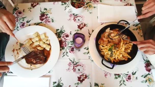 Vista desde la mesa del restaurante — Vídeos de Stock