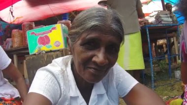 Yaşlı Sri Lanka kadın Pazar Market