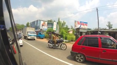 Hareket eden bir arabadan Kandy trafik