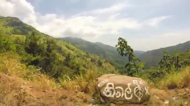 Vue sur la route de montagne depuis la voiture — Video