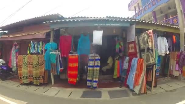 Colorful streets of Hikkaduwa — Stock Video